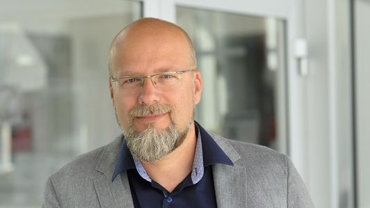 alexander-schwarz-musch.JPG 