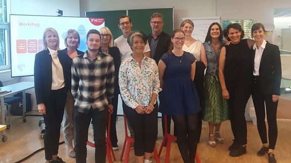 Gruppenfoto: Meet & Greet an der FH Kärnten