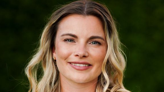 Portrait_Schwarz_Petra.JPEG 