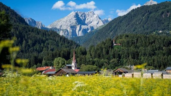 Blick auf Mauthen und das Plöckengebiet in Oberkärnten