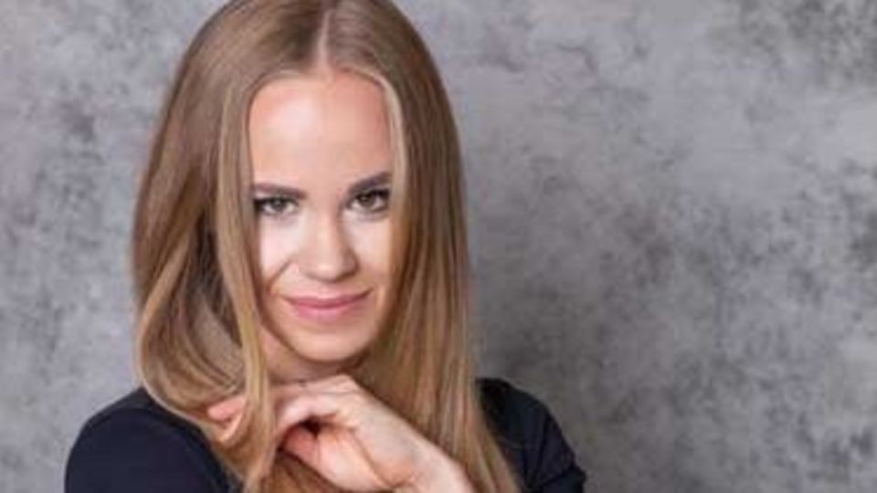 Bettina Szilveszter, MA 