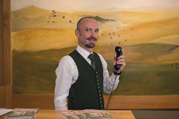 Erwin_Maier_Hoteldirektor_Rezeption_Biohotel_Wellnesshotel_Retter_Ostste.._.jpg 
