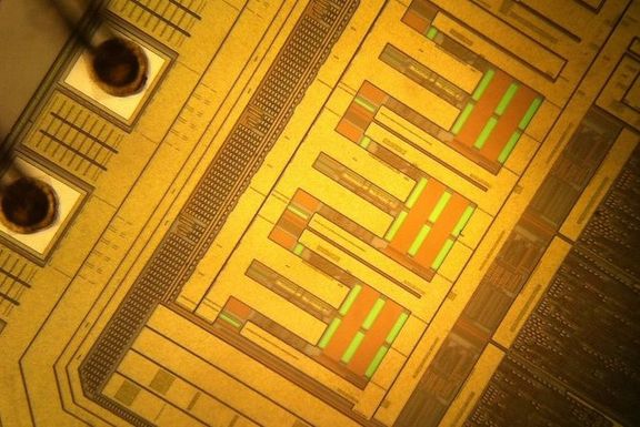 Das Imagefoto von RESPECT zeigt eine Makroaufnahme von einem Microchip